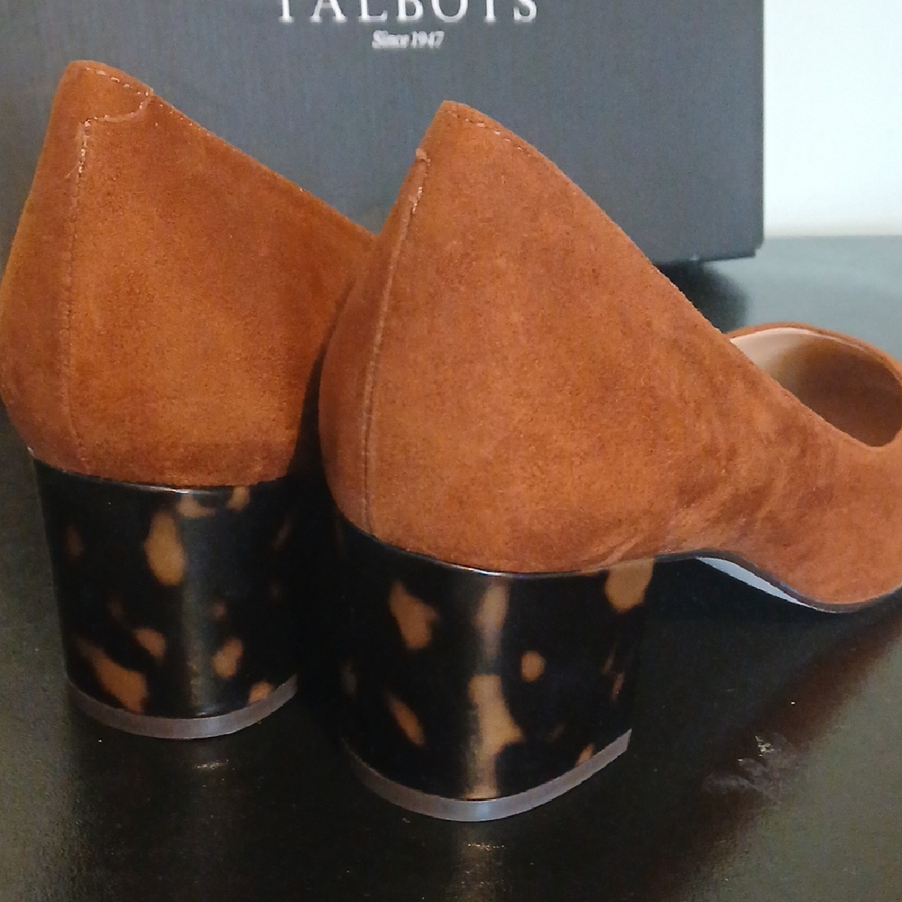 Talbots Women's Tan Suede Heels - Picture 5 of 6